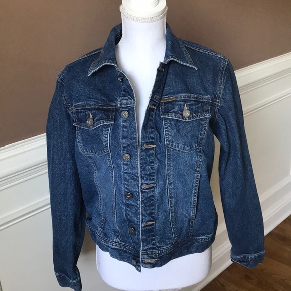 Calvin Klein Jean jacket size medium, med wash - Picture 2 of 7